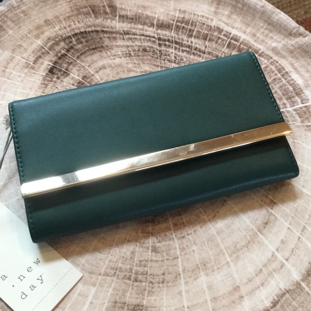 NWT Long Fold-over Wallet W/ Kisslock Compartment